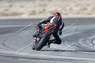 media/Dec-01-2025-Moto Forza (Mon) [[2daa91e15f]]/1-Advanced Group/Session 2 Turn 11 Backside/